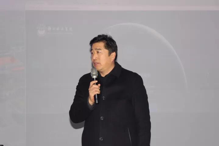 鄭州科技學(xué)院泛IT學(xué)院迎來首次參觀