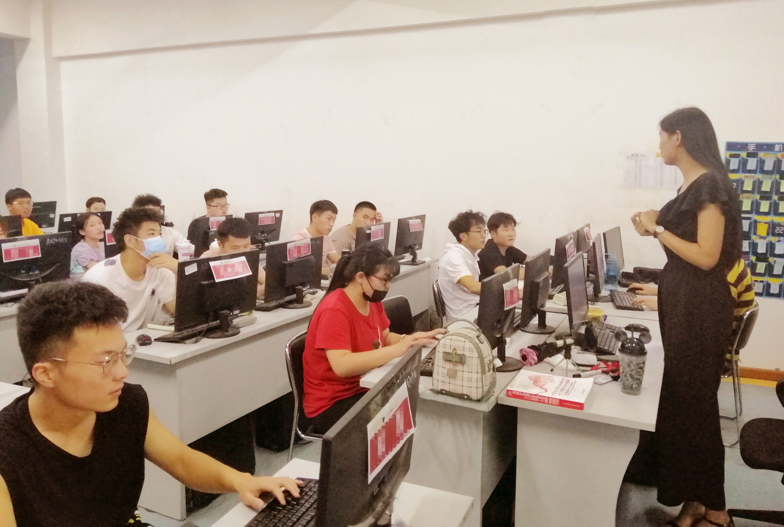 【云和數(shù)據(jù)學員晚自習】? 留足時間梳理知識,才能更好的記憶及運用 唯有不負時光，才能茁壯生長，活成想要的模樣。